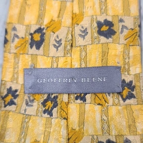 Vintage Geoffrey Beene Yellow Floral Silk Tie - Picture 2 of 11